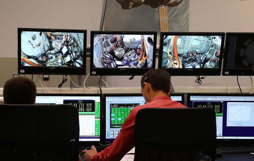 Fruto de un acuerdo suscrito en junio de 2019 entre la empresa estatal rusa Glavkosmos y la ISRO, los pilotos indios se formaron en Rusia como astronautas entre febrero de 2020 y marzo pasado