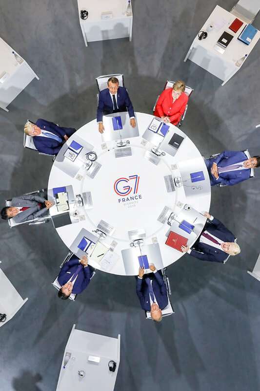 Fotografía de los líderes del G7 en la primera reunión de la cumbre, el 24 de agosto de 2019