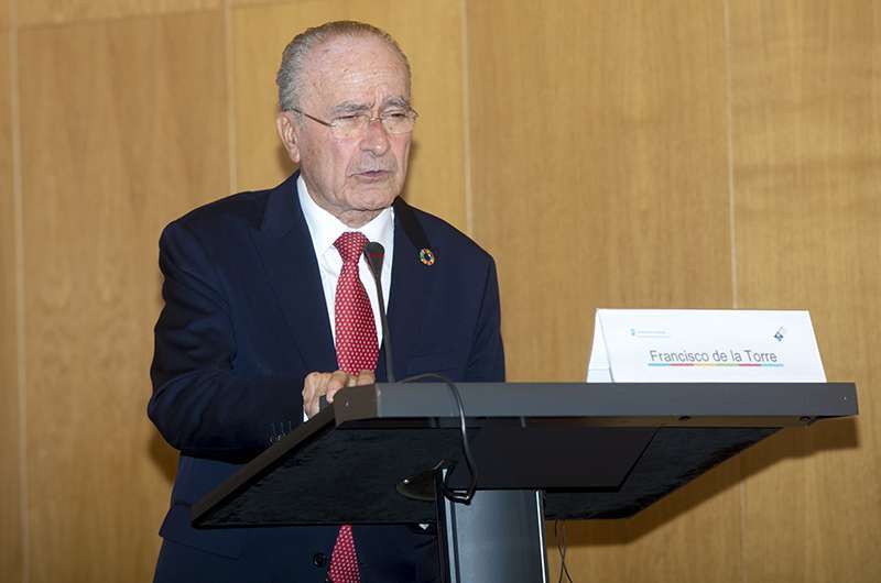 El alcalde de Málaga, Francisco de la Torre, durante su intervención en el acto de firma de la Carta de Málaga