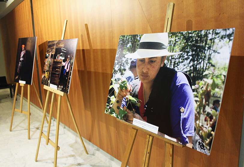 Fotografías de la exposición 'Mujeres rurales en América: sembrando hoy la agricultura del futuro'