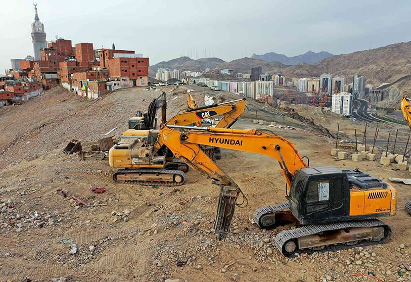 Una foto tomada el 19 de mayo de 2020, muestra maquinaria de construcción, perteneciente a la Autoridad de Desarrollo de La Meca