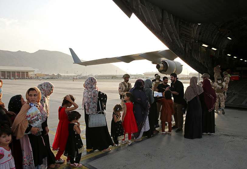avion-aereopuerto-kabul