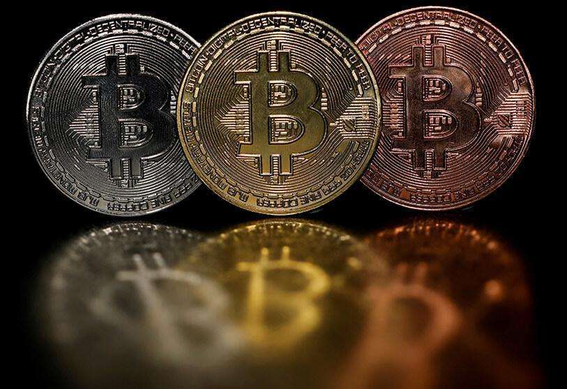REUTERS/EDGAR SU - Representación de la criptomoneda Bitcoin