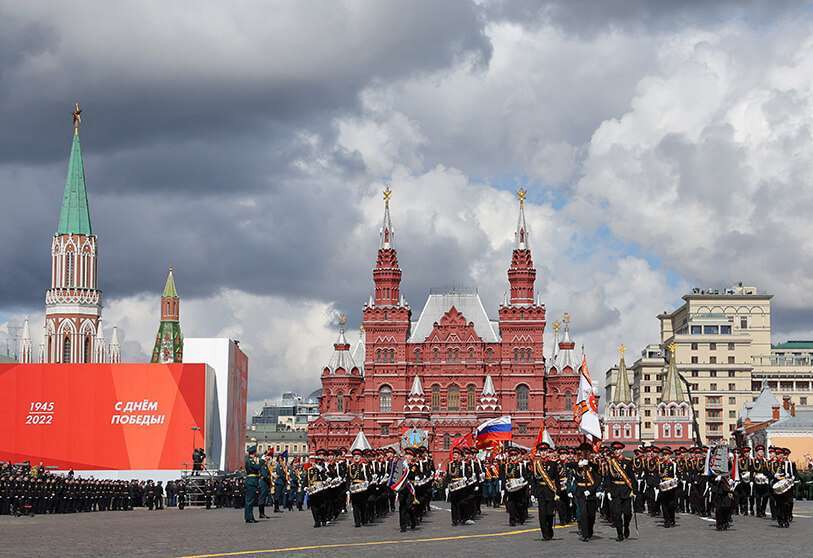 Miembros de una banda militar rusa marchan durante un desfile en el Día de la Victoria, que marca el 77º aniversario de la victoria sobre la Alemania nazi en la Segunda Guerra Mundial, en la Plaza Roja en el centro de Moscú, Rusia, el 9 de mayo de 2022 REUTERS/EVGENIA NOVOZHENINA