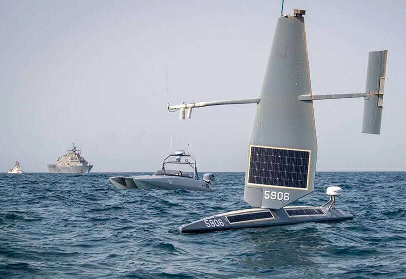 PHOTO/ Armada de EE.UU. por el Especialista en Comunicación de Masas Roland A. Franklin vía AP - Saildrone Explorer, de delante a atrás, un buque sin tripulación Devil Ray T-38 PHOTO/ Armada de EE.UU. por el Especialista en Comunicación de Masas Roland A. Franklin vía AP