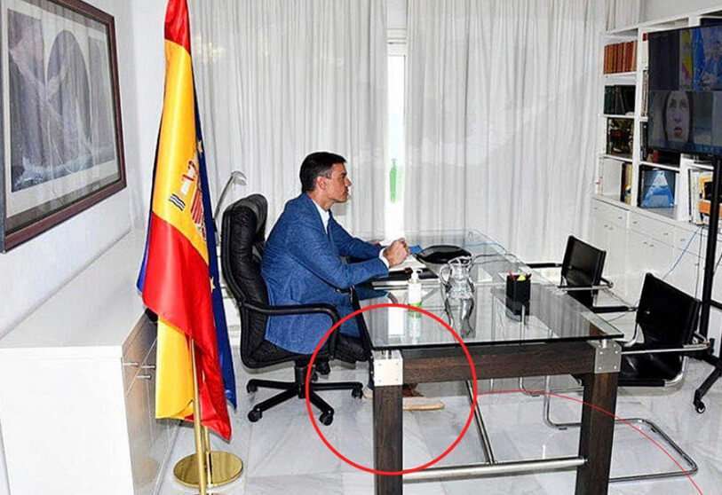 La calle no cree en un tipo que agradece a la prensa que le acompañe y sea incapaz de contestar a una sola pregunta.