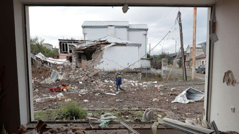 Destrozos producidos por la guerra en Nagorno Karabaj