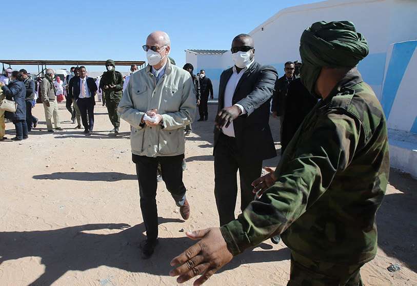 Staffan de Mistura, enviado de la ONU para el Sáhara Occidental, en los campamentos de refugiados de Tinduf en Argelia
