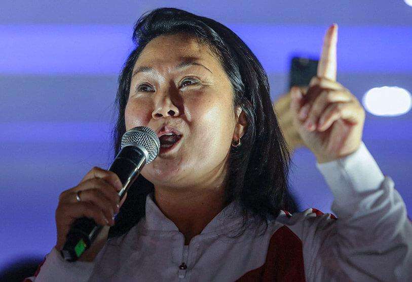 Fujimori se dirige a sus seguidores