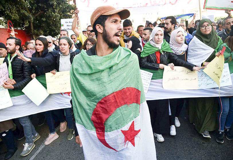 Marcha antigubernamental en Argelia