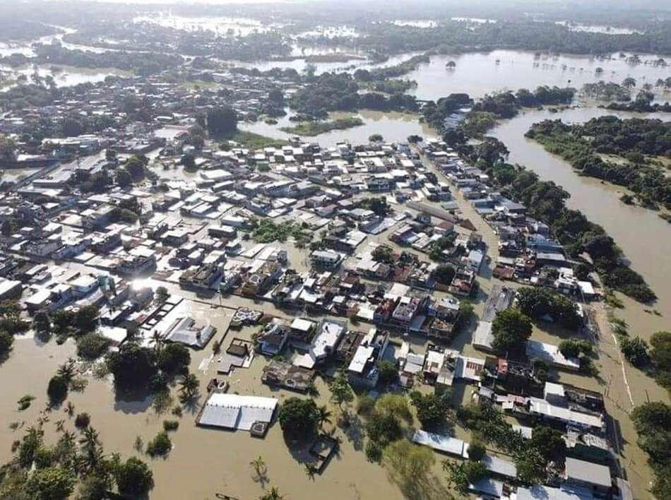 La vista aérea muestra un barrio inundado tras la tormenta tropical Eta y los frentes fríos, en Macuspana, Tabasco, México, el 9 de noviembre de 2020