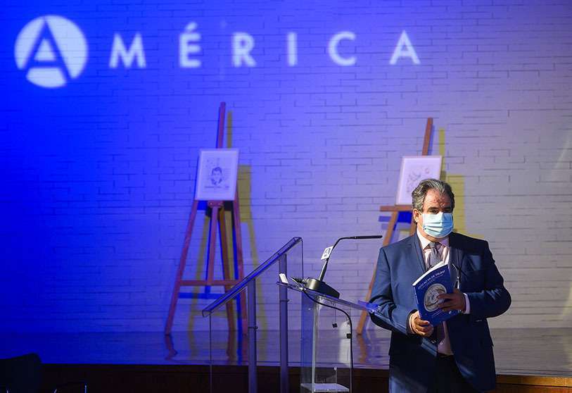 Javier Fernández Arribas lors de la présentation du livre : "Il ne s'agit pas de Trump"