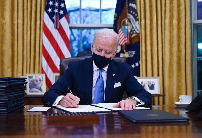 Joe Biden en el Despacho Oval
