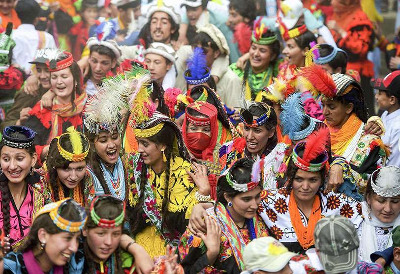 kalash-pakistan-mujeres