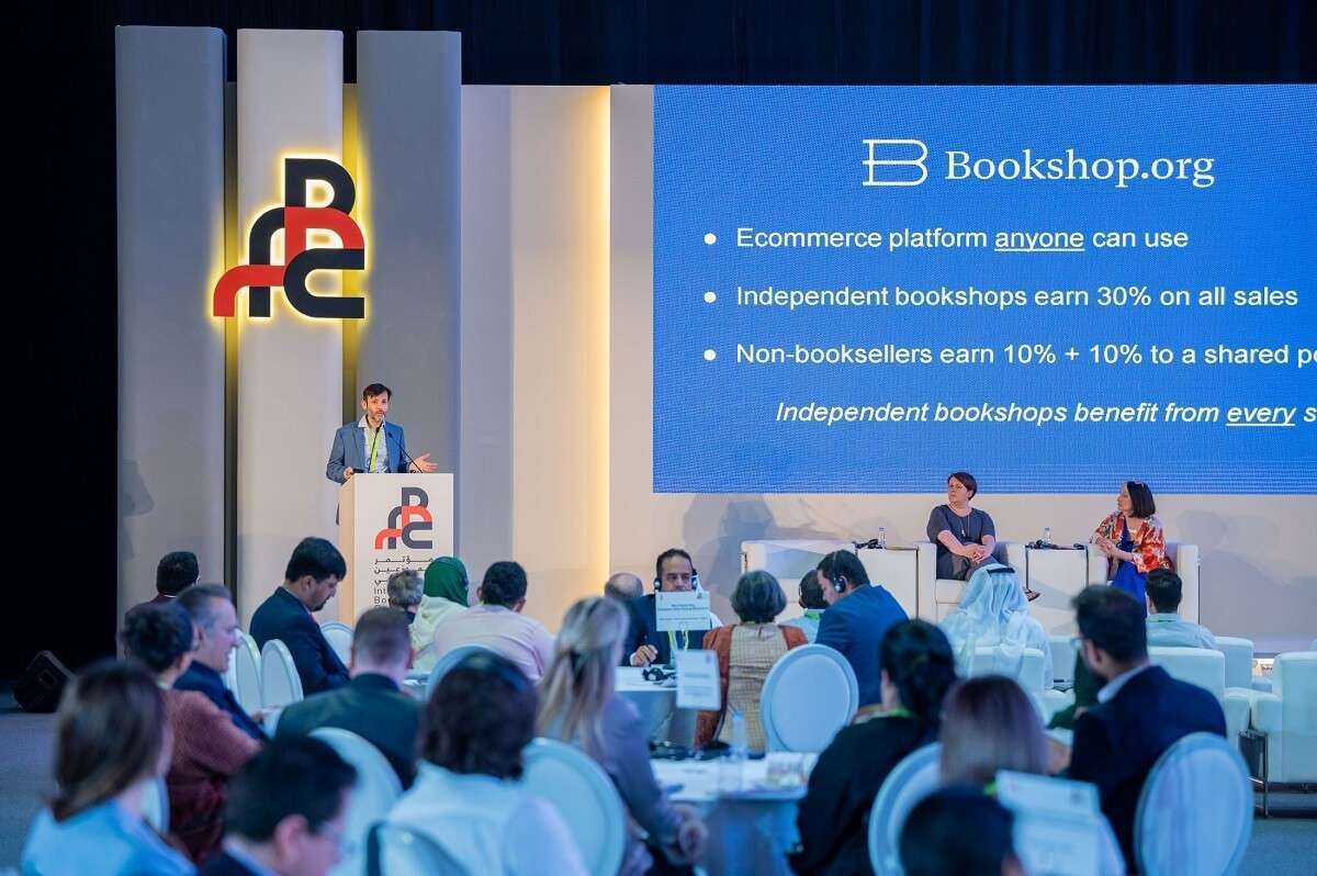 mark-thornton-conferencia-internacional-libreros-sharjah-emiratos