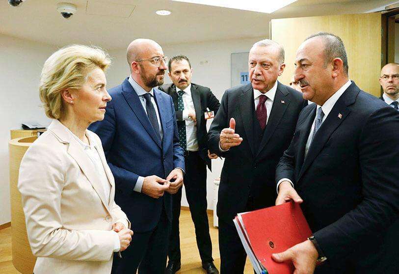 PHOTO/DARIO PIGNATELLI - El presidente del Consejo Europeo, Charles Michel, y la presidenta de la Comisión Europea, Ursula von der Leyen, el presidente turco, Recep Tayyip Erdogan, y el ministro de Asuntos Exteriores turco, Mevlut Cavusoglu.