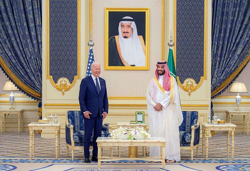 El príncipe heredero saudí Mohammed bin Salman y el presidente estadounidense Joe Biden se reúnen en el Palacio Al Salman a su llegada a Jeddah, Arabia Saudí, el 15 de julio de 2022 Bandar Algaloud/Cortesía de la Corte Real Saudí/Handout vía REUTERS