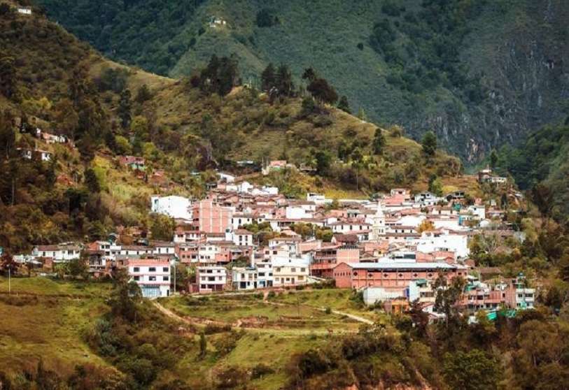 atalayar-mubadala-emiratos-colombia-oro