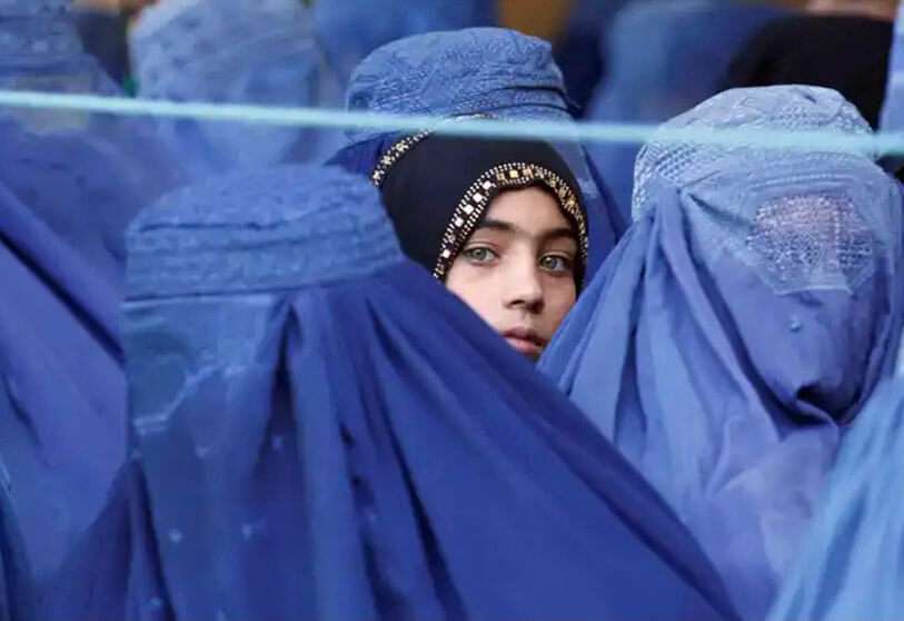orientales perseguidos por los talibán y los afganos que ya han emigrado a los países vecinos que ansían llegar a Europa.