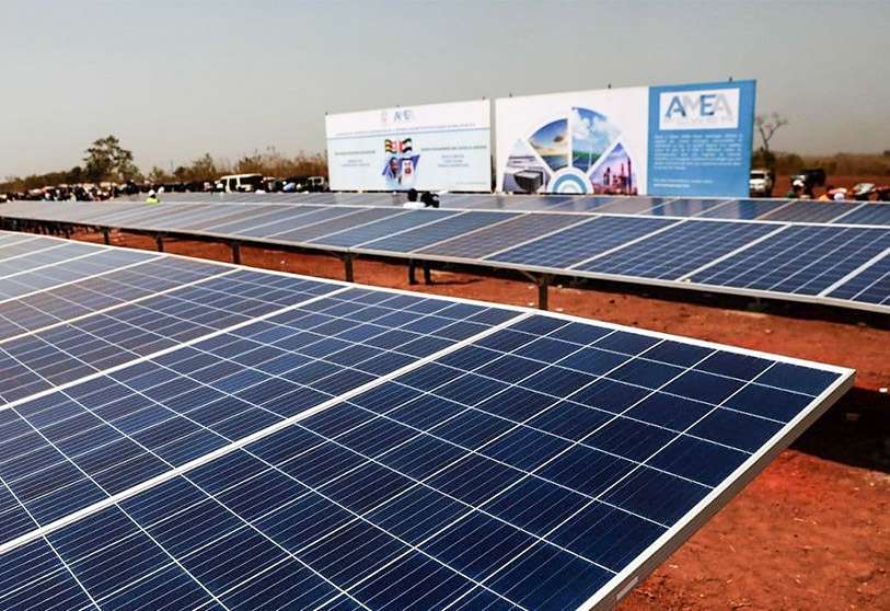 panel-solar-emiratos