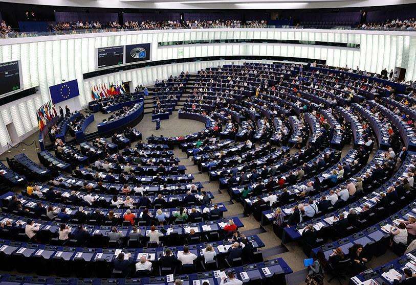 AP/JEAN-FRANCOIS BADIAS - Legisladores europeos se reúnen para votar en el Parlamento Europeo, el miércoles 6 de julio de 2022 en Estrasburgo, este de Francia