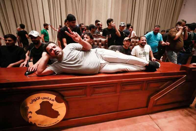 asalto parlamento de irak al sadr