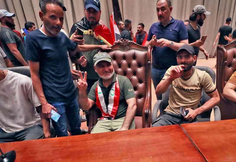 asalto parlamento de irak al sadr