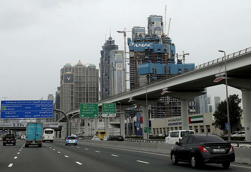 Torres DAMAC en construcción en la autopista Sheikh Zayed en Dubái, Emiratos Árabes Unidos