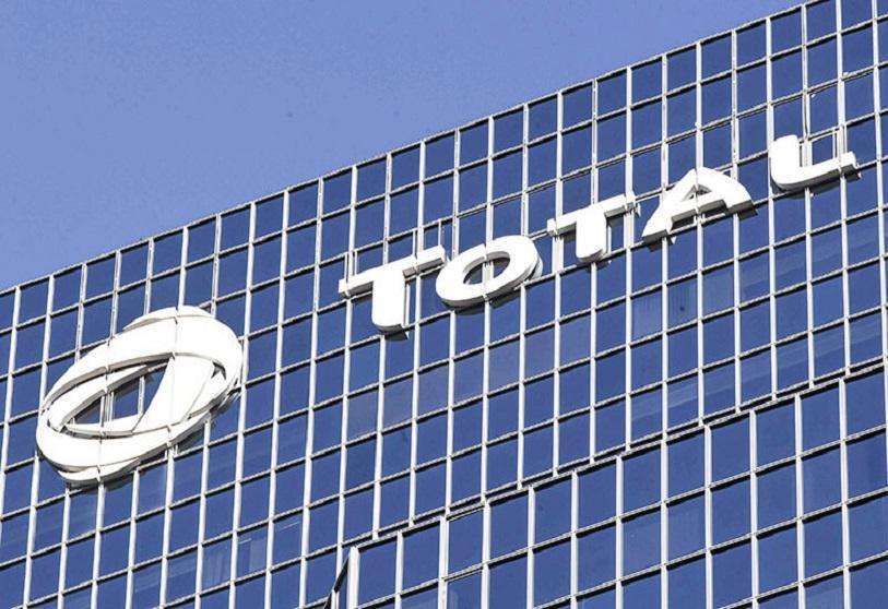 AP/MICHEL EULER - Sede de petrolera francesa Total SA, en el distrito de negocios de La Defense en las afueras de París